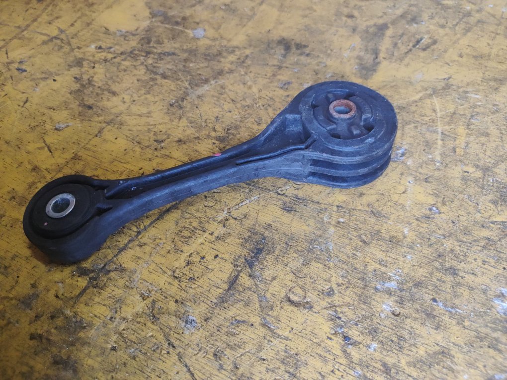 Подушка двигателя IMPREZA GJ7 FB20