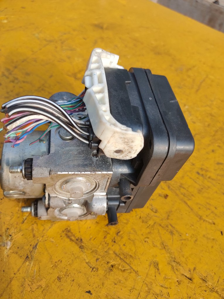 Блок abs TOYOTA RUSH J210E 3SZ-VE
