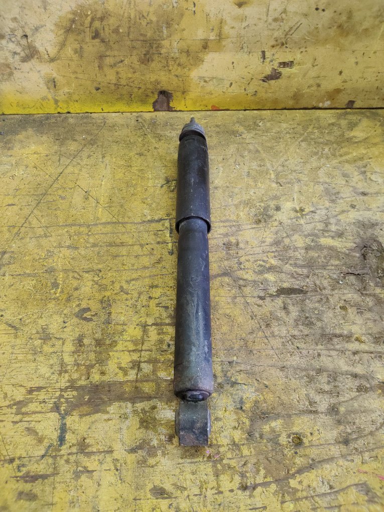 Амортизатор задний ISUZU WIZARD UES73FW 4JX1 контрактная