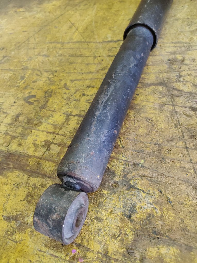 Амортизатор задний WIZARD UES73FW 4JX1