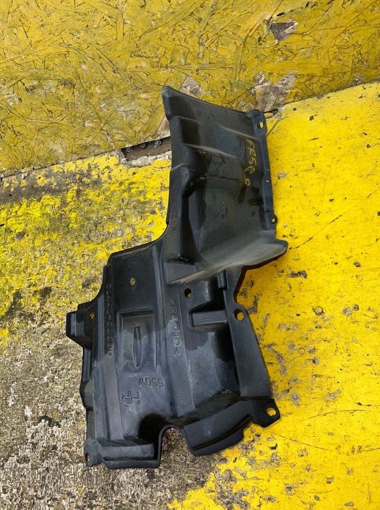 Защита двигателя передняя правая TOYOTA VOXY ZRR85 3ZR-FAE 51441-52300 контрактная
