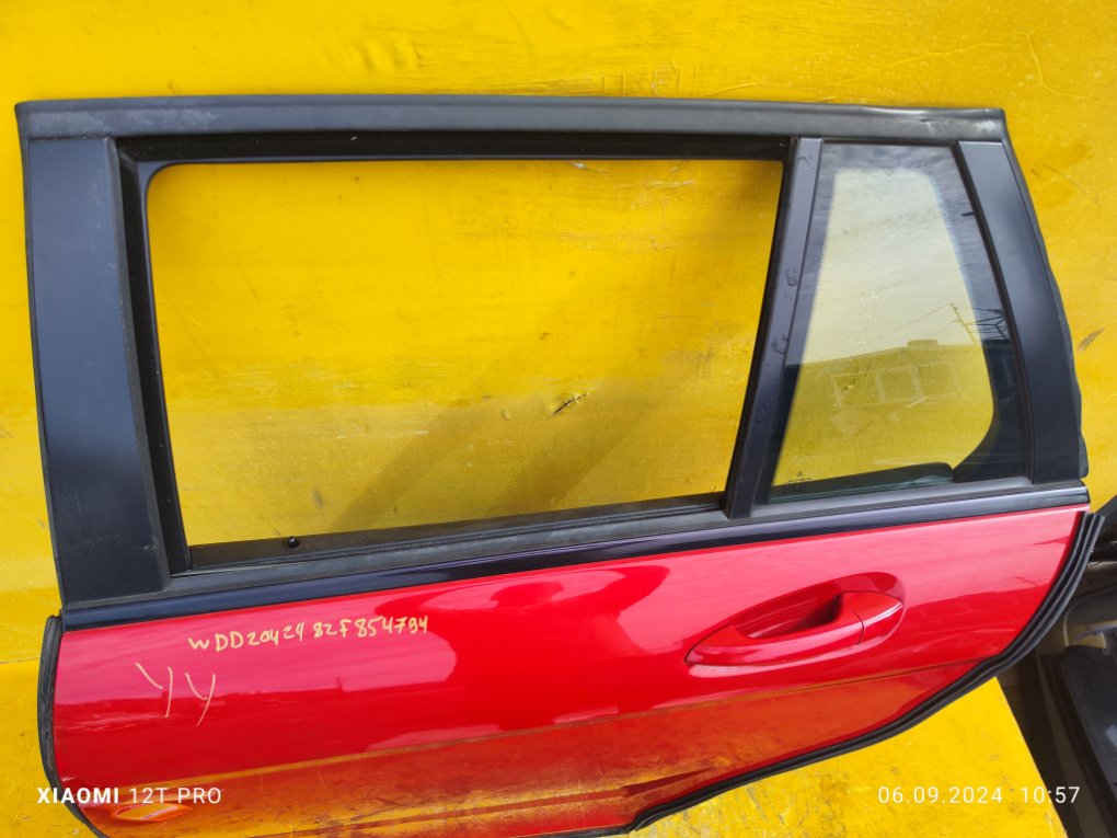 Дверь задняя левая C-CLASS W204