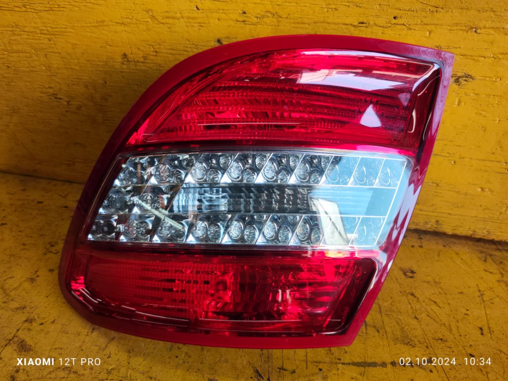 Стоп-сигнал задний правый Mercedes-Benz c200 w204 контрактная