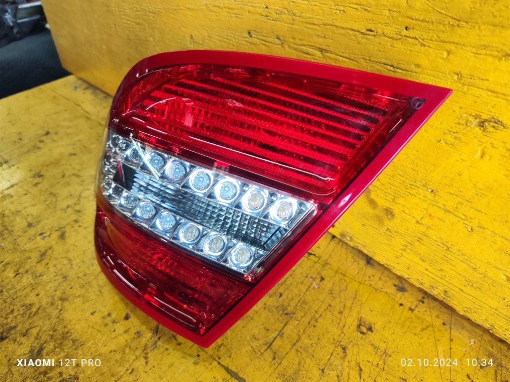 Стоп-сигнал задний правый Mercedes-Benz c200 w204