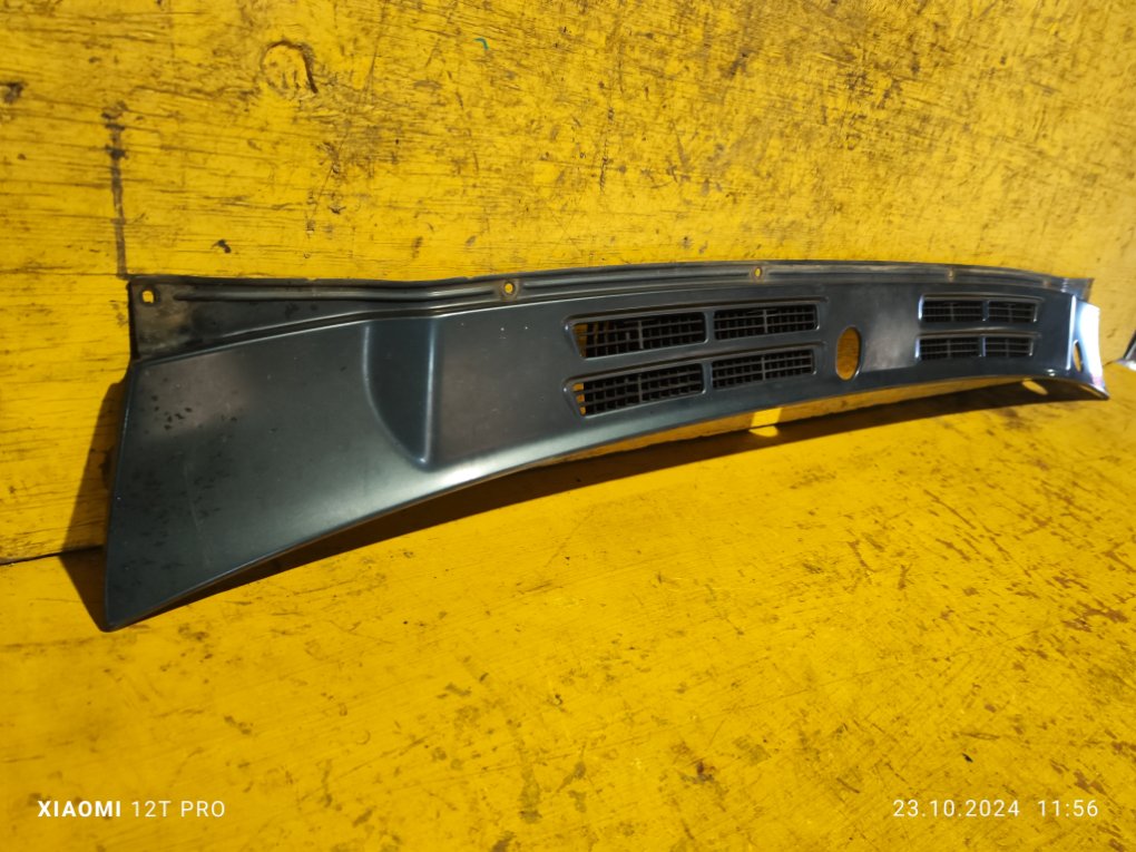 Жабо MITSUBISHI PAJERO v24w