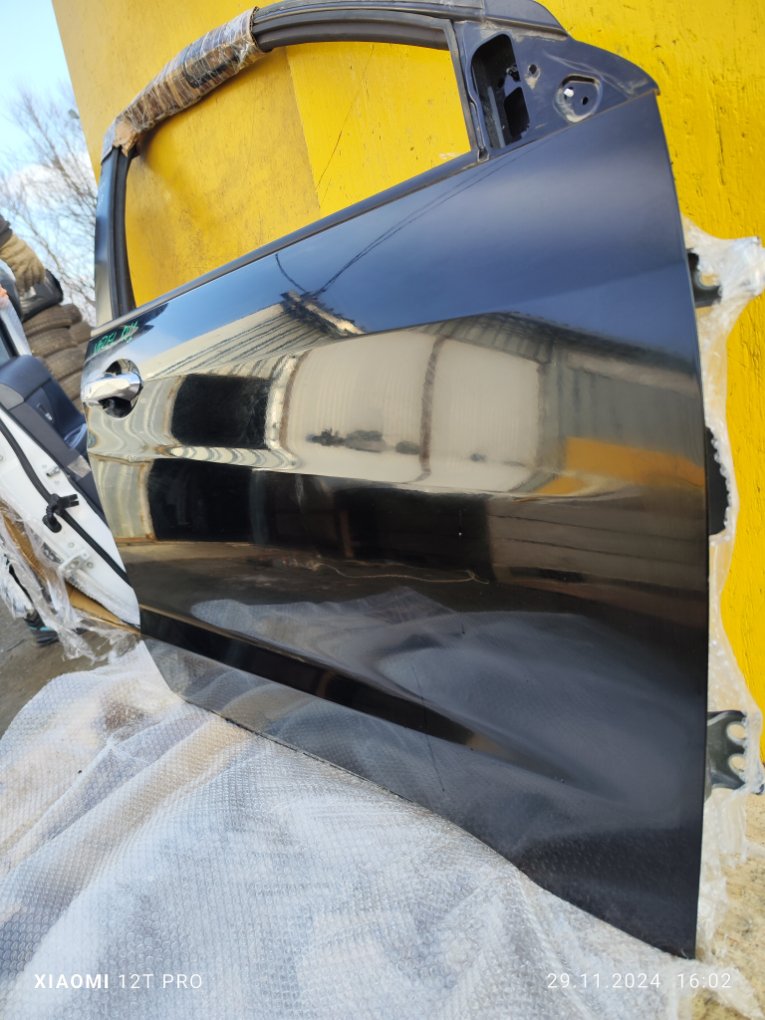 Дверь передняя правая HONDA VEZEL RU1 L15B