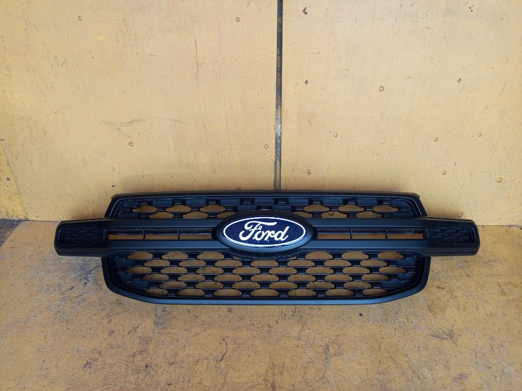 Решетка радиатора ford ranger T9 XLS контрактная