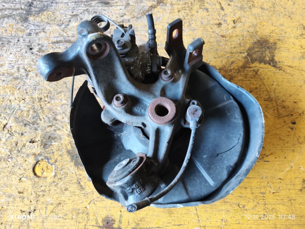 Ступица задняя левая A4 8EC ALT