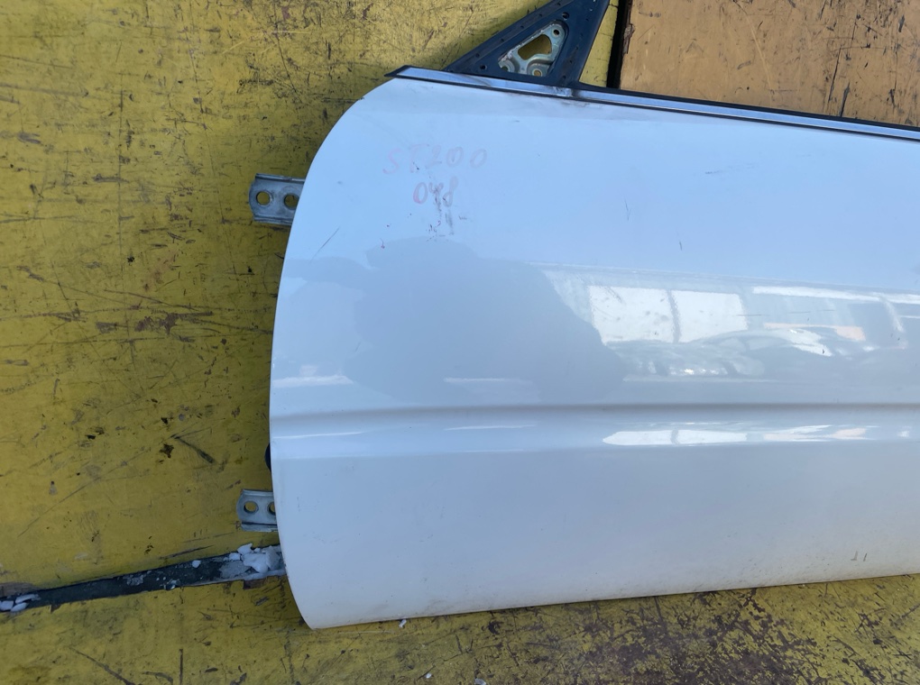 Дверь передняя левая CORONA EXIV ST200