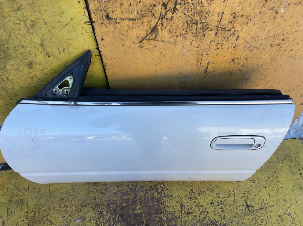 Дверь передняя левая CORONA EXIV ST200