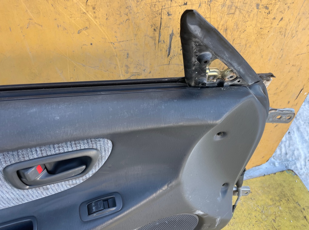 Дверь передняя левая CORONA EXIV ST200