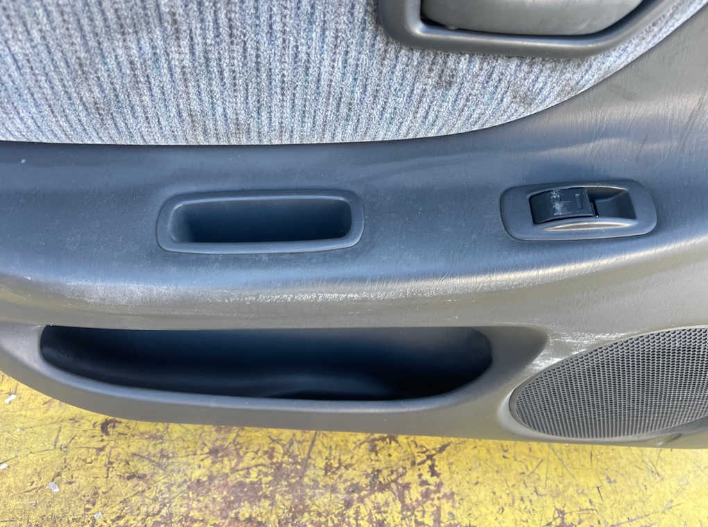 Дверь передняя левая CORONA EXIV ST200