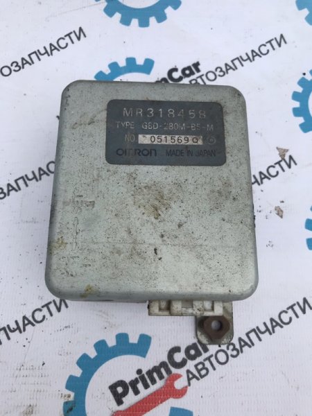 Блок управления антенной Mitsubishi Pajero V45W 6G74 1998 Mr318458 (б/у)