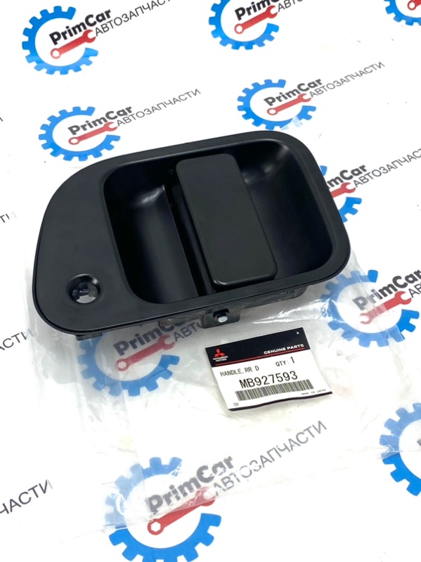 Ручка двери внешняя Mitsubishi Delica PA3V задняя левая MB927593