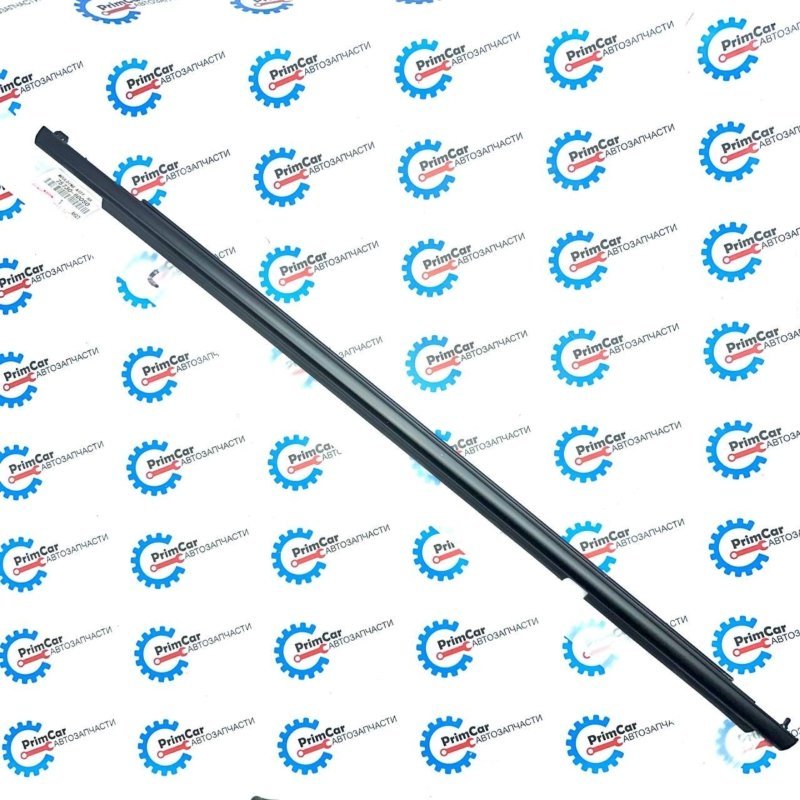 Молдинг на дверь Toyota Land Cruiser GRJ200 задний правый 7573060050