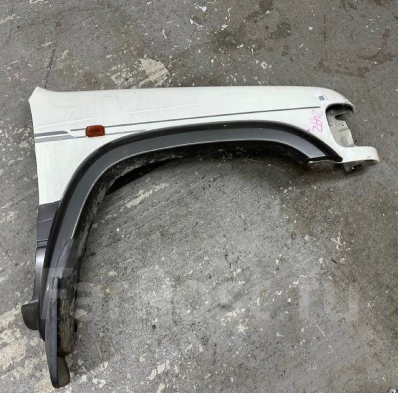 Крыло ISUZU Bighorn UBS69GW переднее правое (б/у)