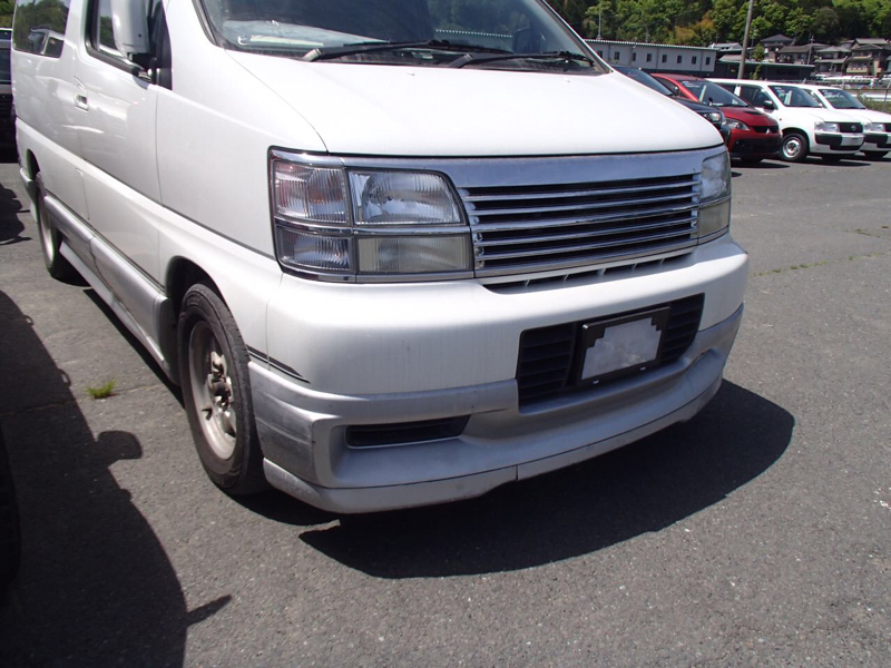 Автомобиль NISSAN Elgrand AVWE50 QD32 1998 года в разбор