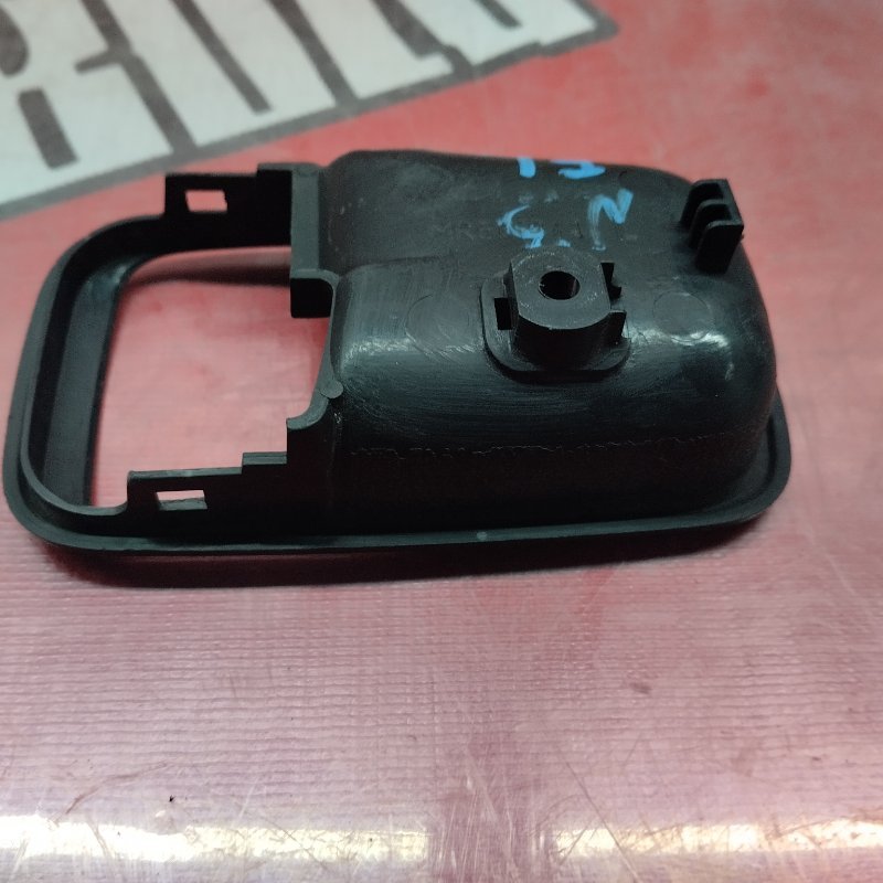 Накладка ручки двери передняя левая Mitsubishi Outlander CU4W 4G64