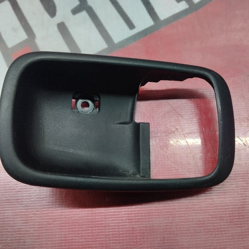 Накладка ручки двери передняя правая Mitsubishi Outlander 2003 CU4W 4G64 MR627179 Б/У