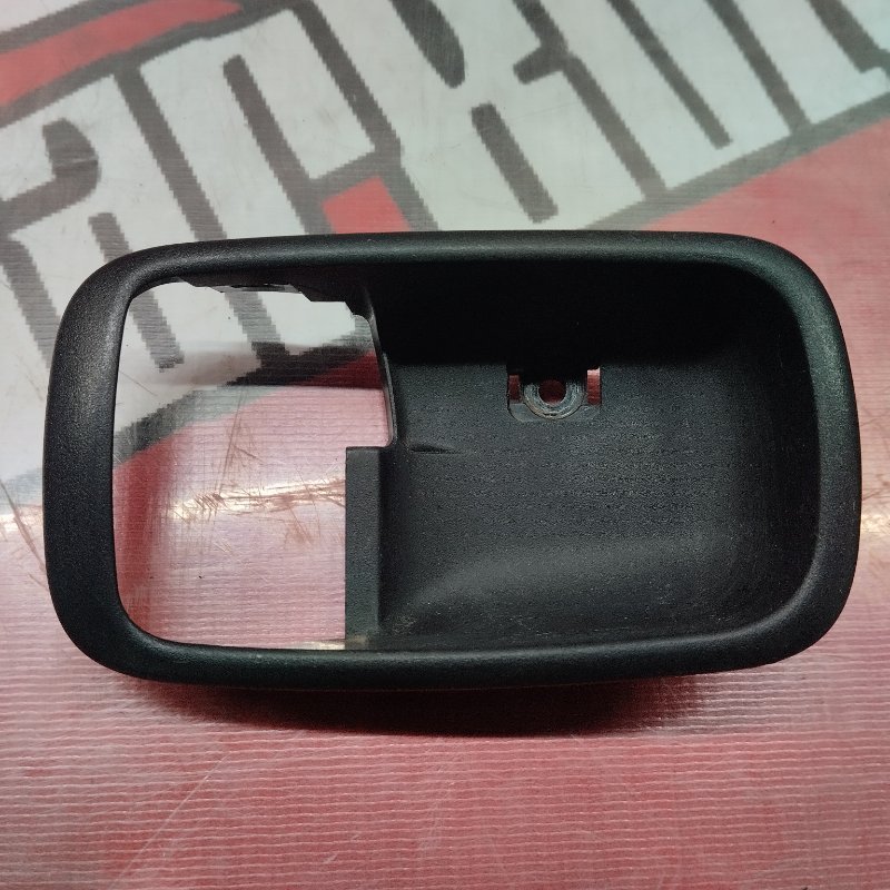 Накладка ручки двери задняя левая Mitsubishi Outlander 2003 CU4W 4G64 MR627178 Б/У