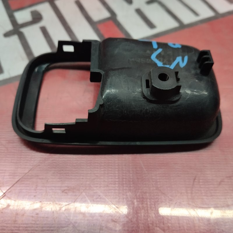 Накладка ручки двери задняя левая Mitsubishi Outlander CU4W 4G64