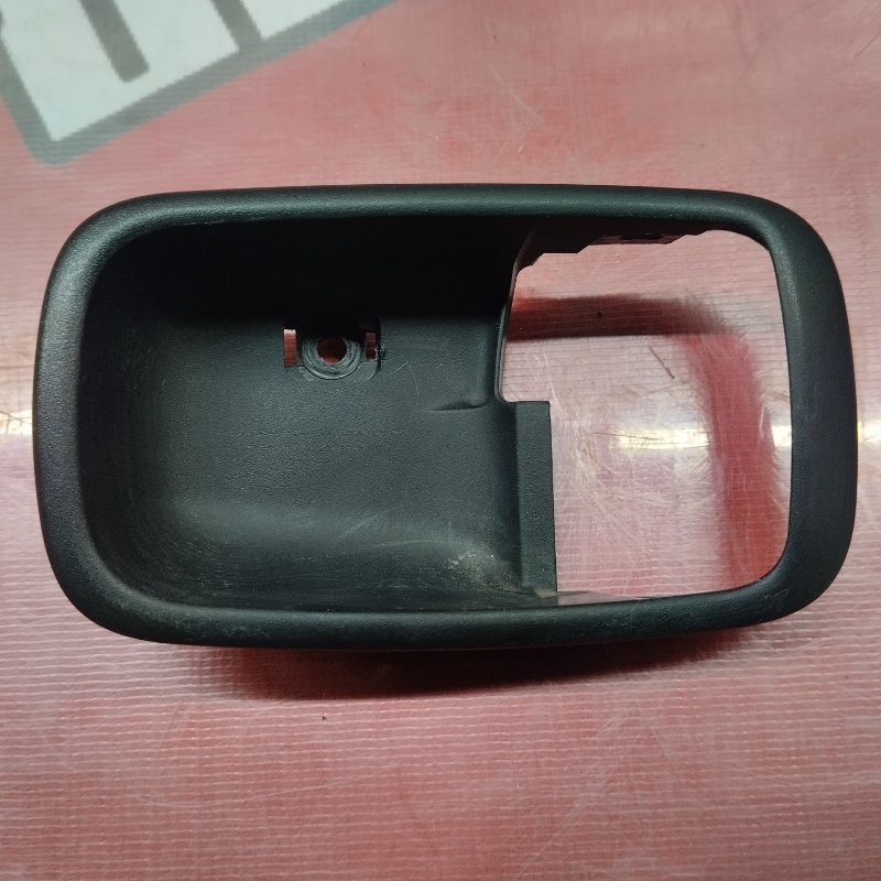 Накладка ручки двери задняя правая Mitsubishi Outlander 2003 CU4W 4G64 MR627179 Б/У