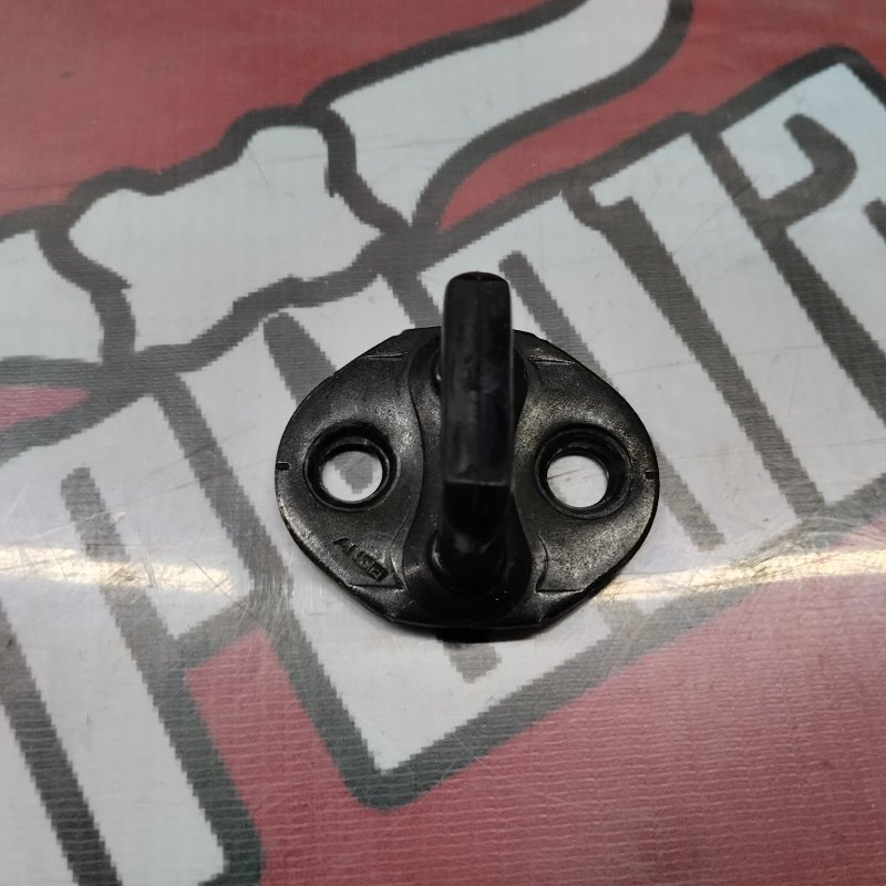 Петля замка двери Mitsubishi Montero Sport 2001 K96W 6G72 MB867059 Б/У