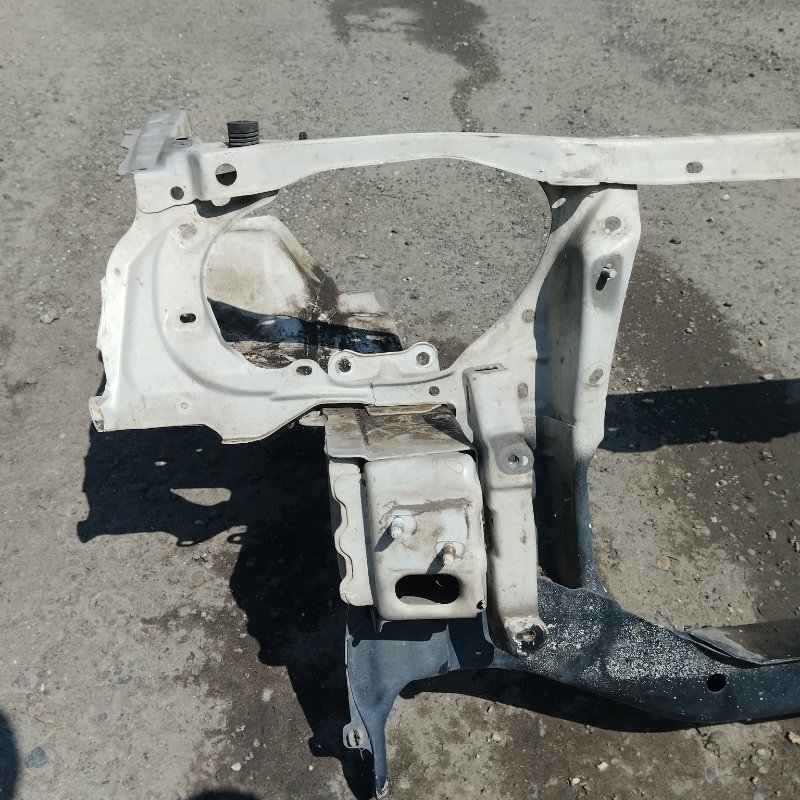 Рамка радиатора Sprinter 2000 AE110 5A-FE