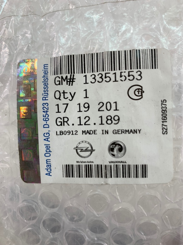 Молдинг крышки багажника левый Opel Astra J