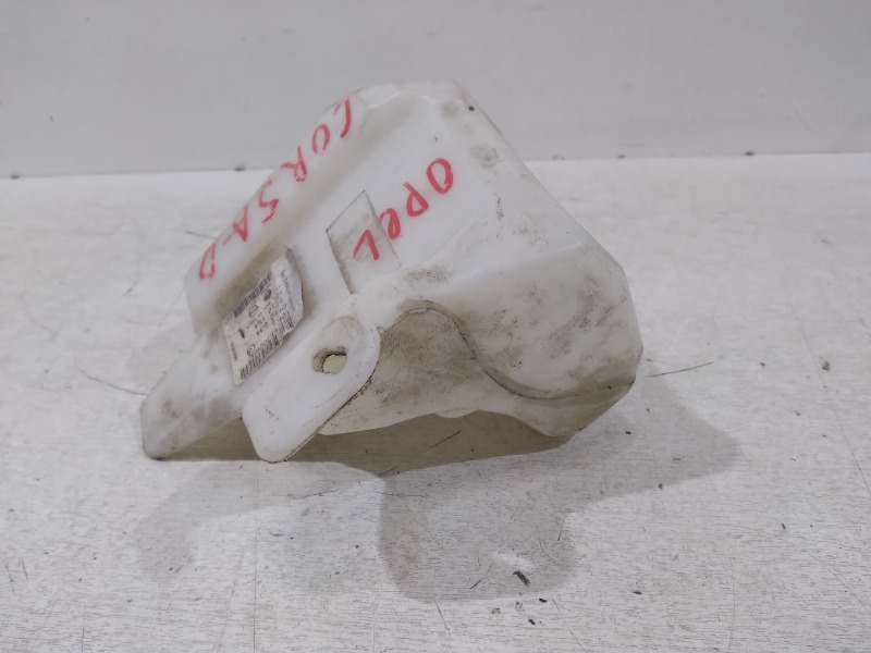 Бачок омывателя Opel Corsa D