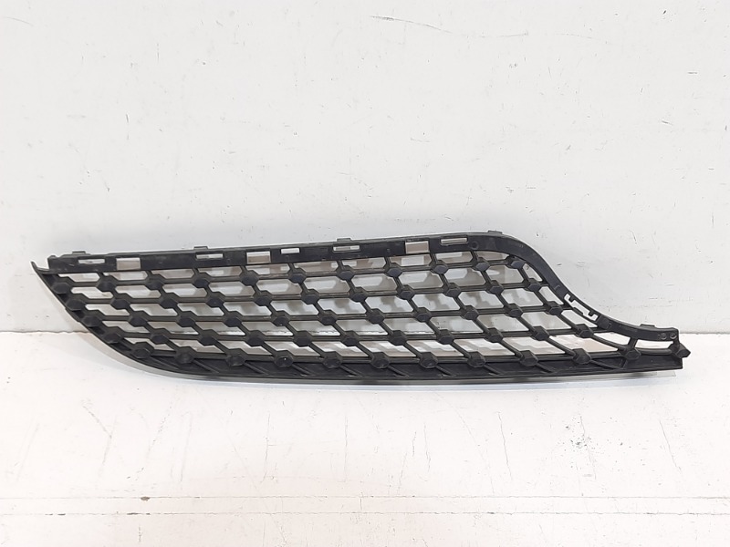 Накладка решетки радиатора правая Mercedes-Benz CLA 2013-2016 X117 A1178881060 Б/У
