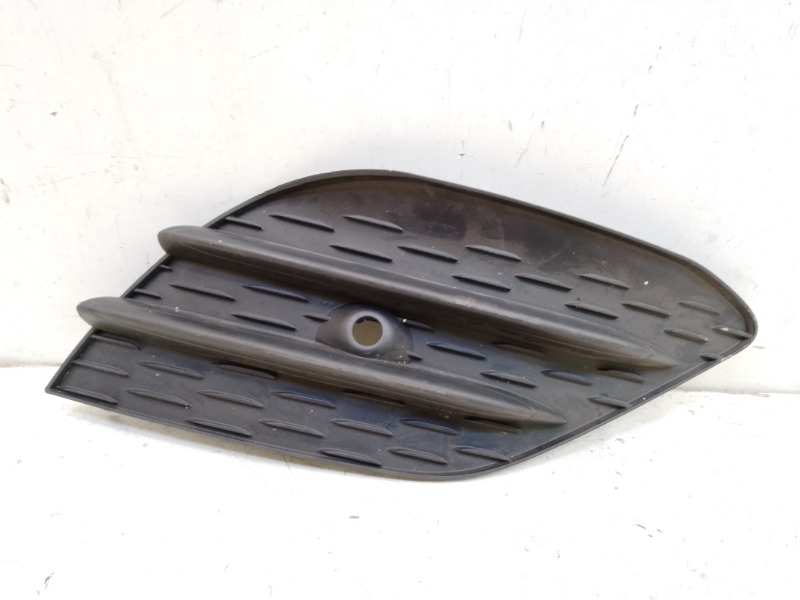 Решетка бампера передняя правая Mercedes-Benz CLA 2018-2021 W118 A1188854401 Б/У