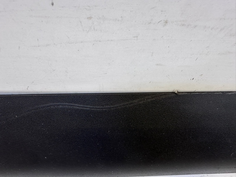 Накладка двери передняя правая J7 2023-2024 1