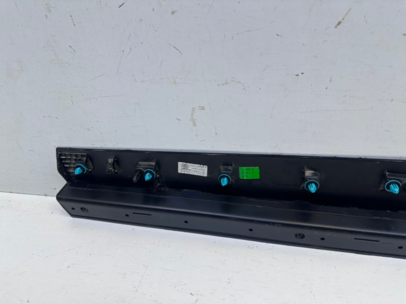 Накладка двери передняя правая J7 2023-2024 1