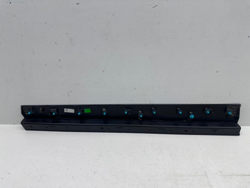 Накладка двери передняя правая J7 2023-2024 1