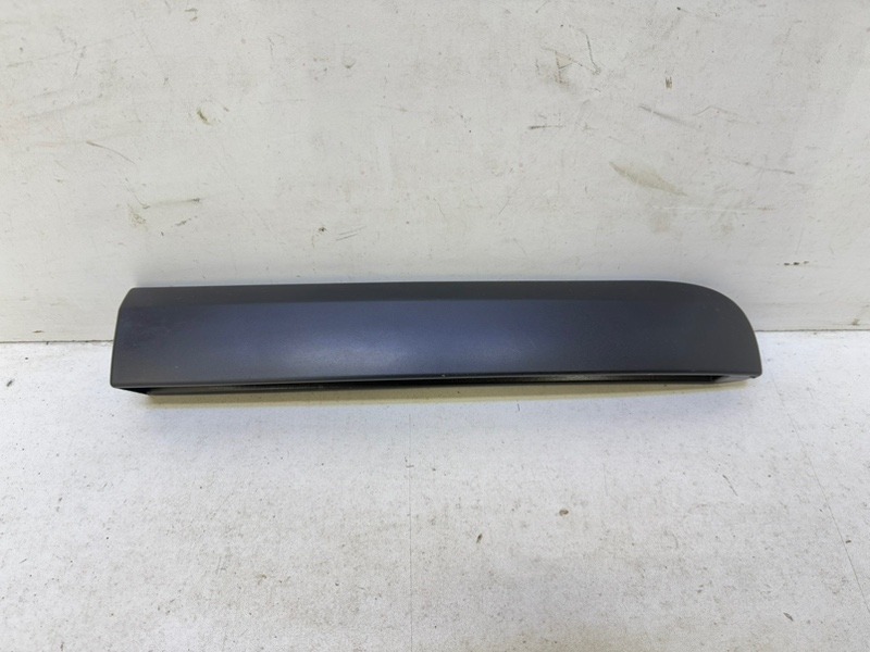 Запчасть накладка двери багажника передняя левая Lada Largus 2012-н.в 1 8450091375 Б/У Накладка двери багажника передняя левая Lada Largus 2012-н.в 1 8450091375 Б/У