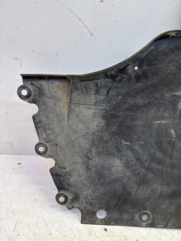 Защита дна пластик правая 458 Italia 2010> 4.5