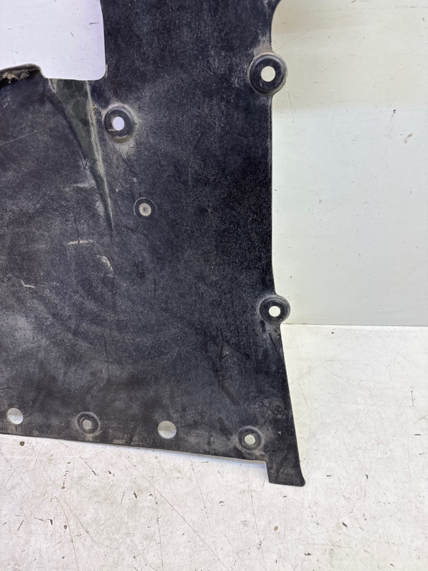 Защита дна пластик правая 458 Italia 2010> 4.5