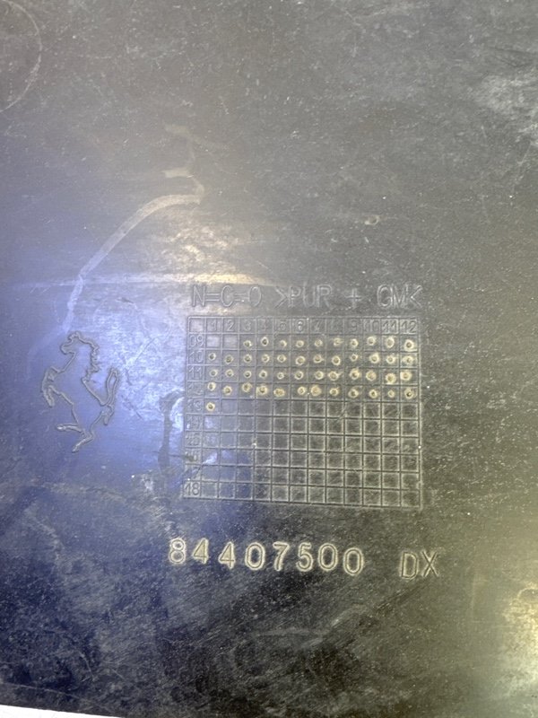 Защита дна пластик правая 458 Italia 2010> 4.5