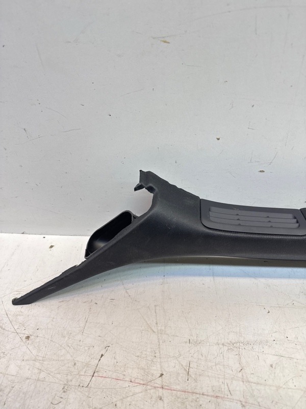 Накладка стойки передняя левая Range Rover Evoque 2015-2018 L538 204PT