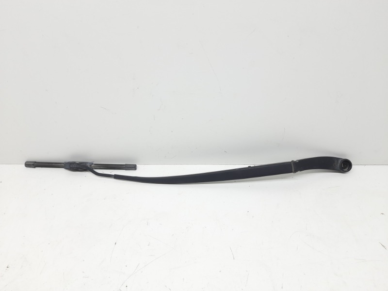 Поводок стеклоочистителя правый Hyundai Santa Fe 2012-2015 3 DM G6DF 98321-4Z000 контрактная