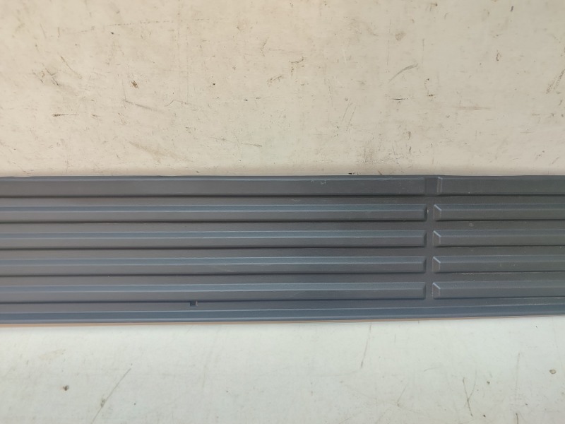 Накладка подножки левая Land Cruiser 300 2021-2022 3