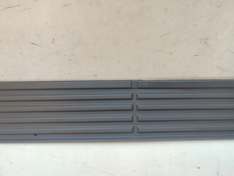 Накладка подножки левая Land Cruiser 300 2021-2022 3