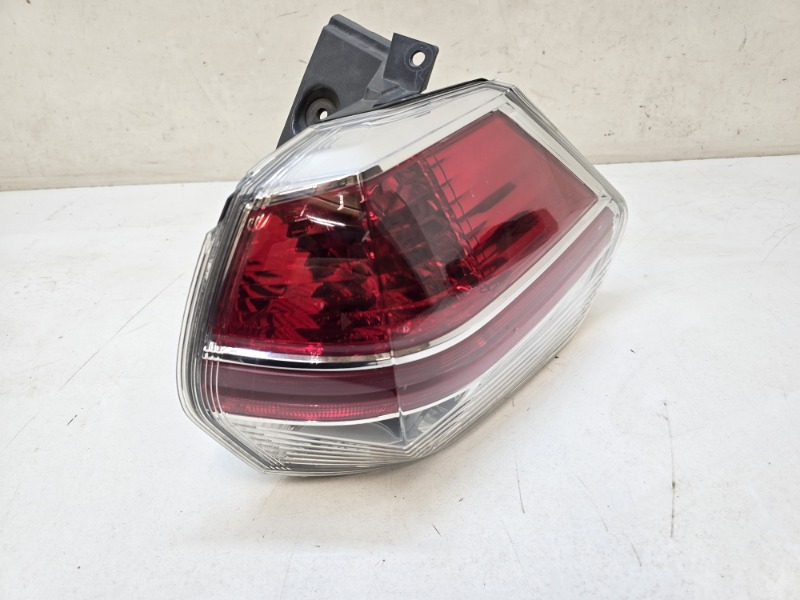 Фонарь задний правый Nissan X-Trail T32 Фонарь задний правый Nissan X-Trail T32