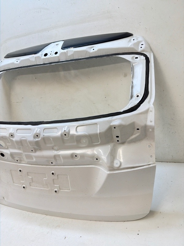 Крышка багажника Uni-K 2020-2024 1