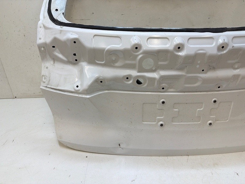 Крышка багажника Uni-K 2020-2024 1