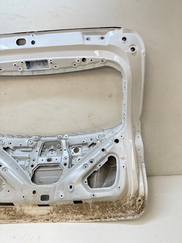 Крышка багажника Uni-K 2020-2024 1