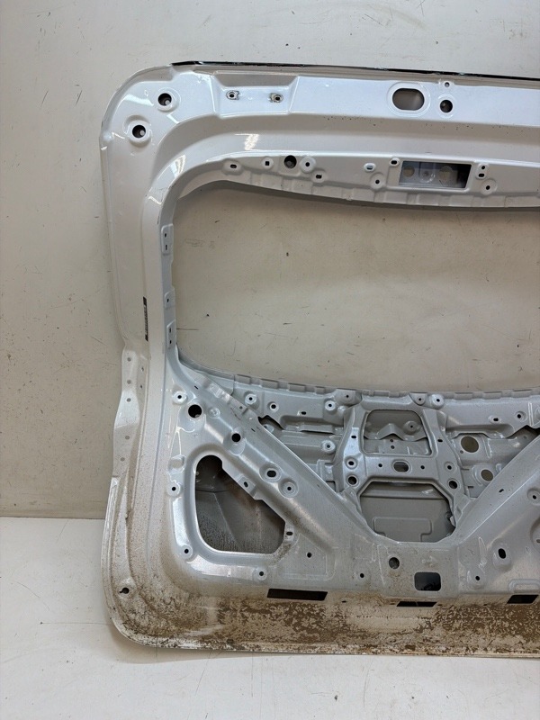 Крышка багажника Uni-K 2020-2024 1