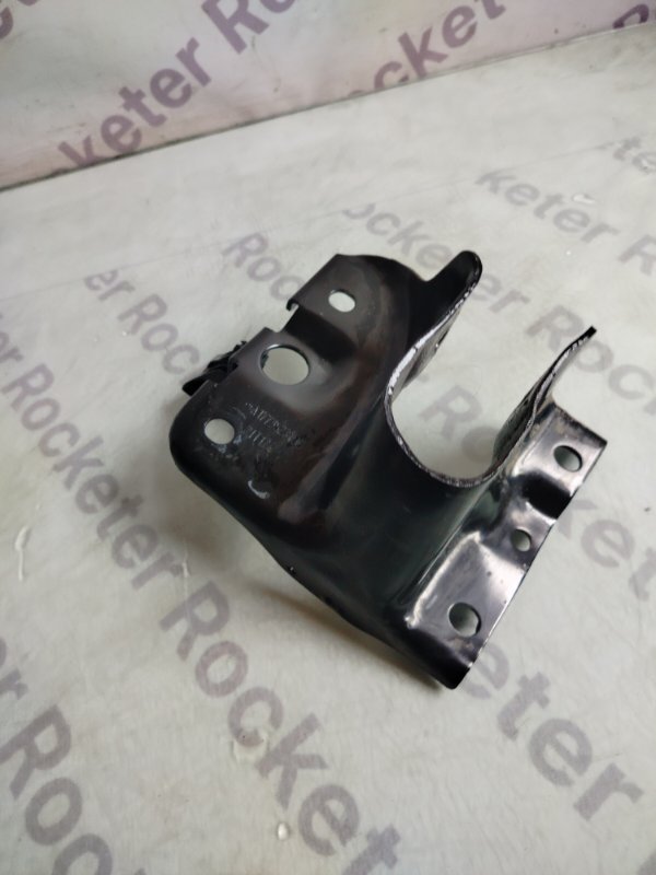 Кронштейн задний левый CLA-Class 2021 C118 1.3