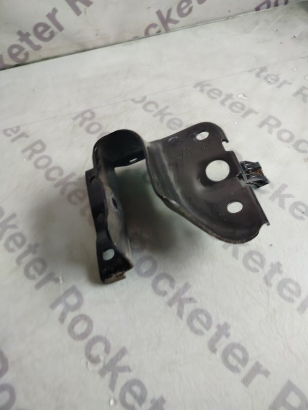 Кронштейн задний левый CLA-Class 2021 C118 1.3